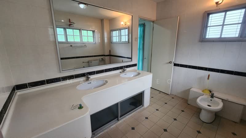 Bungalow for Sale in Taman Bukit Pantai (Bangsar) - Maggie Yeo - Bathroom - PropertyGuru.com.my