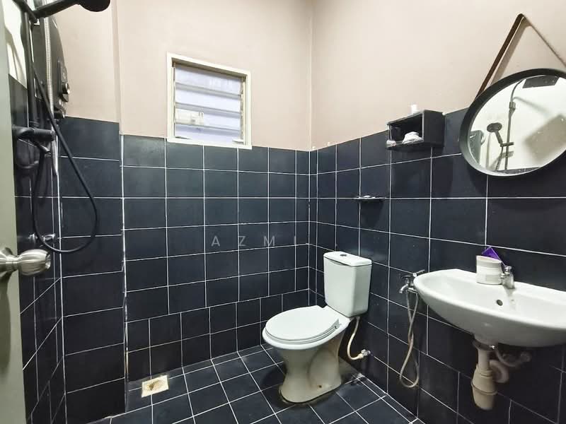 Rumah Teres 2 Tingkat untuk Dijual di Sungai Buloh (Selangor) - Azmi . - Bathroom - PropertyGuru.com.my