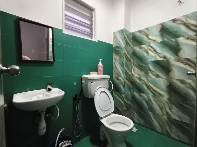 Rumah Teres 2 Tingkat untuk Dijual di Sungai Buloh (Selangor) - Azmi . - Bathroom - PropertyGuru.com.my