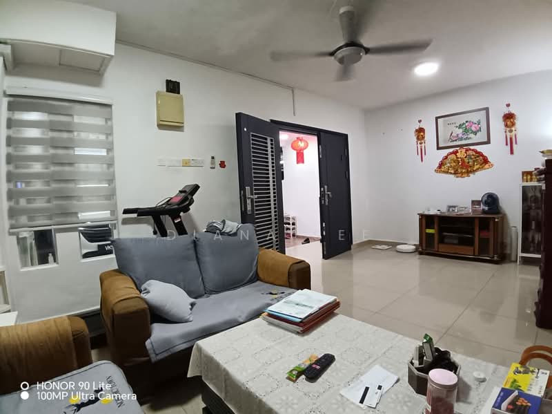 Rumah Teres 2 Tingkat untuk Dijual di Taman Teluk Gedung Indah (Klang) - Diana See - Living Room - PropertyGuru.com.my
