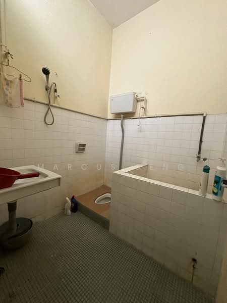Rumah Teres 2 Tingkat untuk Dijual di Taman Ipoh Timur (Ipoh) - Marcus Seng - Bathroom - PropertyGuru.com.my