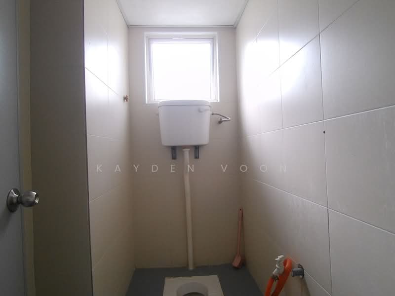 Shop / Office for Sale in Taman Sutera Utama (Skudai) - Kayden Voon - Bathroom - PropertyGuru.com.my