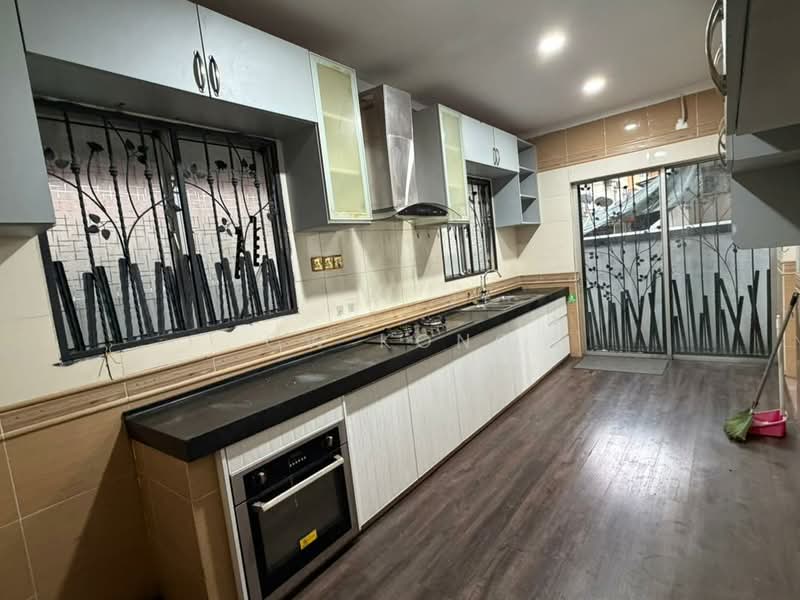 Townhouse for Sale in Jalan Ipoh (Kuala Lumpur) - CW Kong - Kitchen - PropertyGuru.com.my