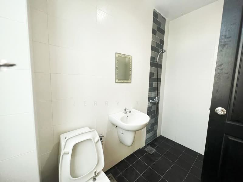 Banglo Pautan untuk Disewa di Jelutong (Penang) - Jerry Tan - Bathroom - PropertyGuru.com.my