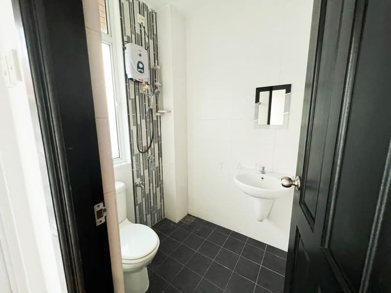 Banglo Pautan untuk Disewa di Jelutong (Penang) - Jerry Tan - Bathroom - PropertyGuru.com.my
