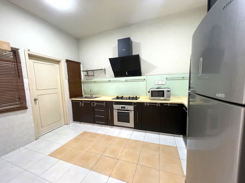 Townhouse for Sale in Petaling Jaya (Selangor) - Angie Chai - Kitchen - PropertyGuru.com.my