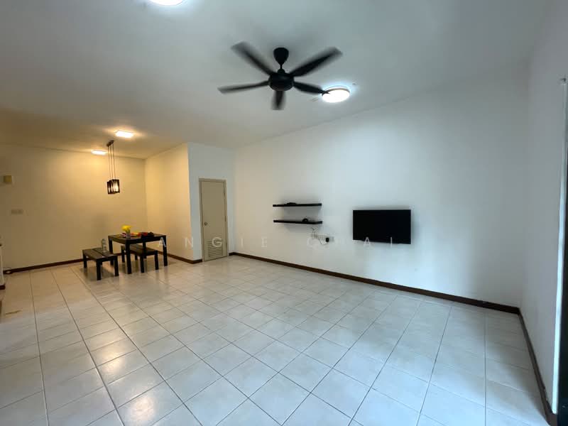 Townhouse for Sale in Petaling Jaya (Selangor) - Angie Chai - Living Room - PropertyGuru.com.my