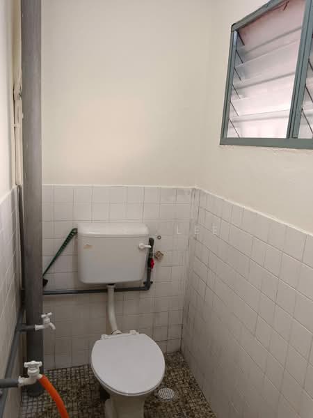 Rumah Teres untuk Disewa di Taman Kajang Baru (Kajang) - Alex Lee - Bathroom - PropertyGuru.com.my