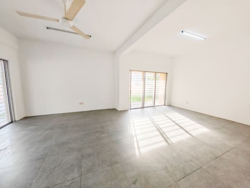 Semi-Detached House for Sale in Bandar Putra Permai (Seri Kembangan) - Sky Lim - Interior - PropertyGuru.com.my
