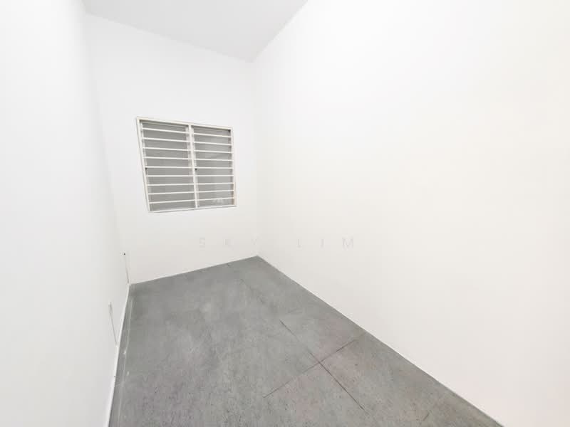 Semi-Detached House for Sale in Bandar Putra Permai (Seri Kembangan) - Sky Lim - Interior - PropertyGuru.com.my