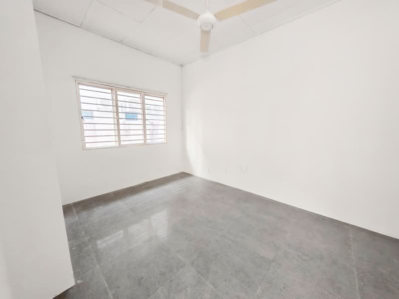Semi-Detached House for Sale in Bandar Putra Permai (Seri Kembangan) - Sky Lim - Interior - PropertyGuru.com.my