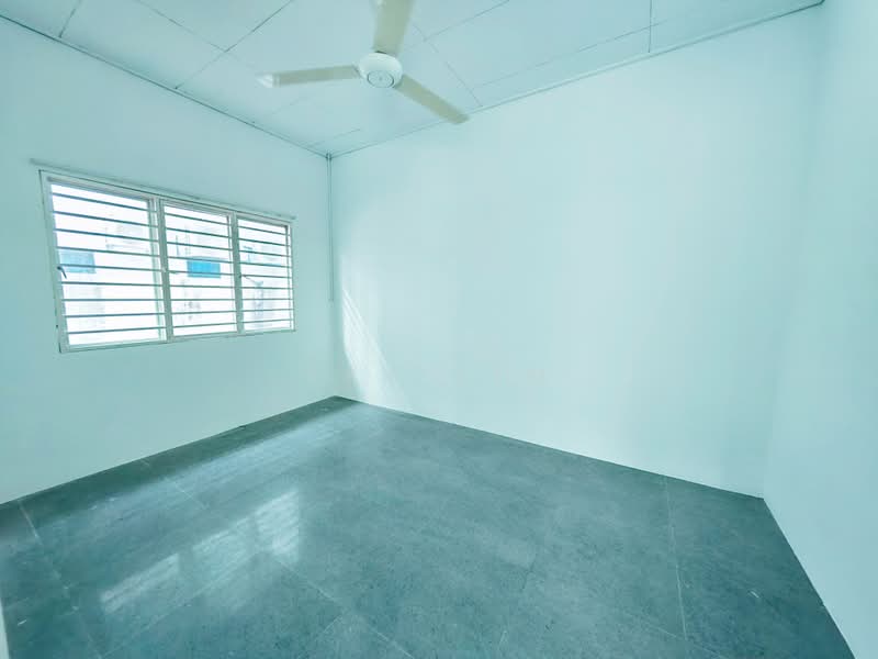Semi-Detached House for Sale in Bandar Putra Permai (Seri Kembangan) - Sky Lim - Interior - PropertyGuru.com.my