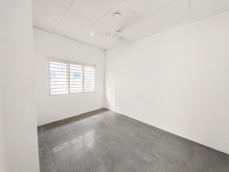 Semi-Detached House for Sale in Bandar Putra Permai (Seri Kembangan) - Sky Lim - Interior - PropertyGuru.com.my