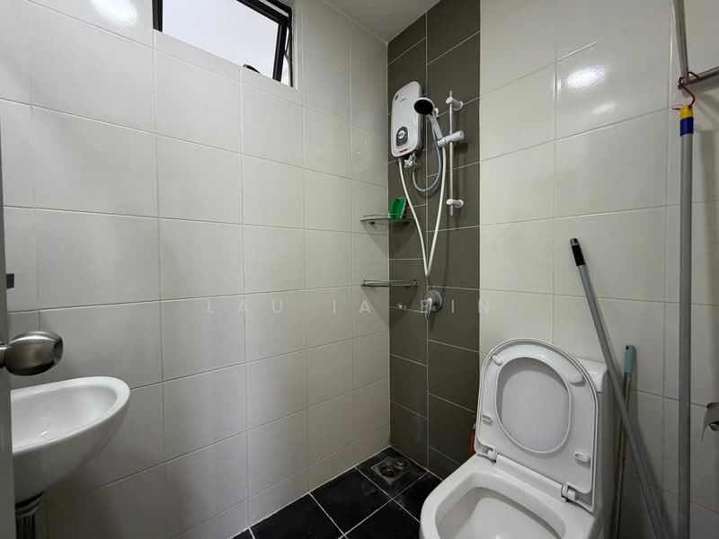 Kondominium untuk Disewa di Legendview - Lau Ia Ein - Bathroom - PropertyGuru.com.my