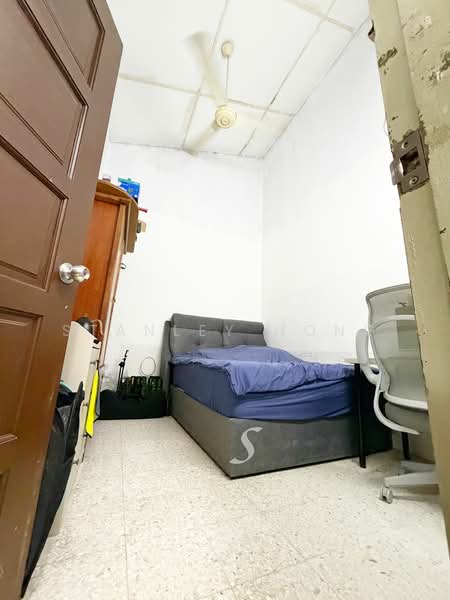 Rumah Teres 1 Tingkat untuk Dijual di Taman Desa Utama (Klang) - Stanley Hong - Bedroom - PropertyGuru.com.my