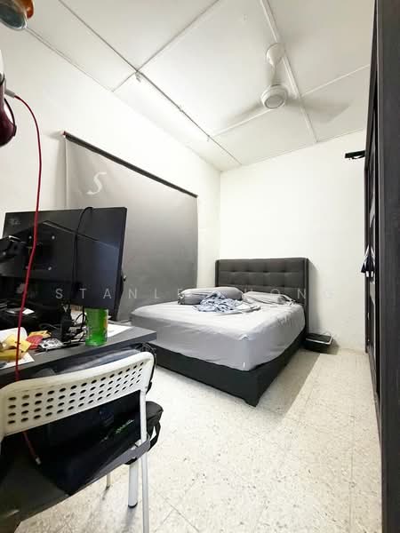 Rumah Teres 1 Tingkat untuk Dijual di Taman Desa Utama (Klang) - Stanley Hong - Bedroom - PropertyGuru.com.my