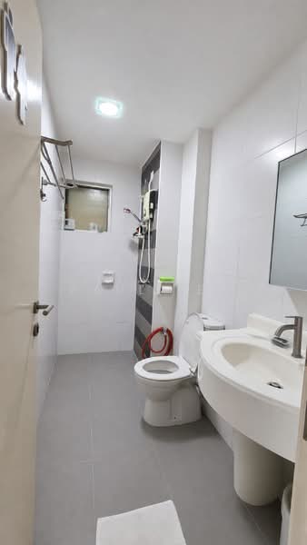 Condominium for Sale at Hijauan Puteri Condominium - Paul Lee - Bathroom - PropertyGuru.com.my