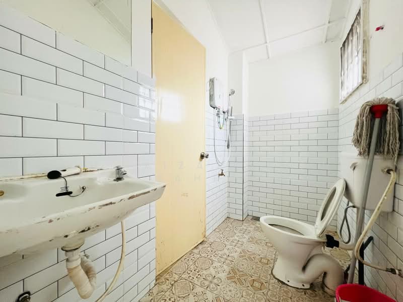 Rumah Teres 2 Tingkat untuk Dijual di Taman Tun Dr Ismail (Kuala Lumpur) - Mohd Aizat Saiful Bahri - Bathroom - PropertyGuru.com.my
