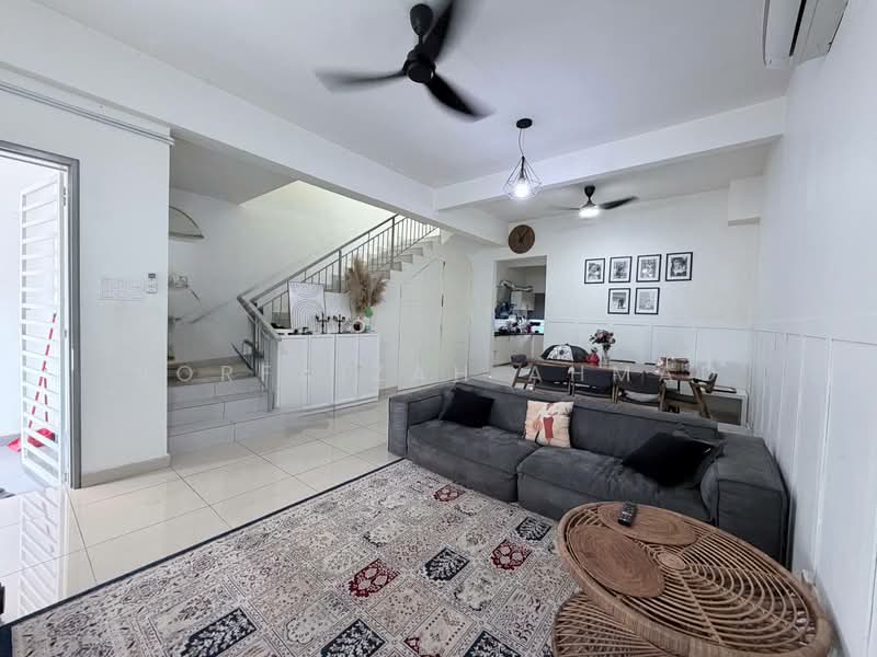 Rumah Teres 2 Tingkat untuk Dijual di Dengkil (Selangor) - Norfaizah Ahmad - Living Room - PropertyGuru.com.my