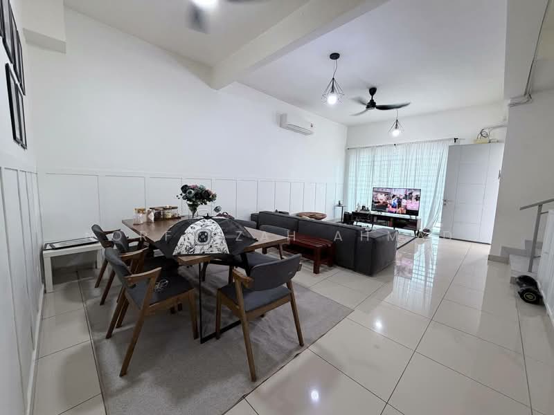 Rumah Teres 2 Tingkat untuk Dijual di Dengkil (Selangor) - Norfaizah Ahmad - Living Room - PropertyGuru.com.my
