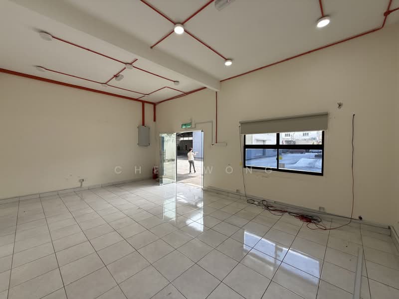 Kilang untuk Disewa di Seksyen 51 (Petaling Jaya) - Chez Wong - Entrance - PropertyGuru.com.my
