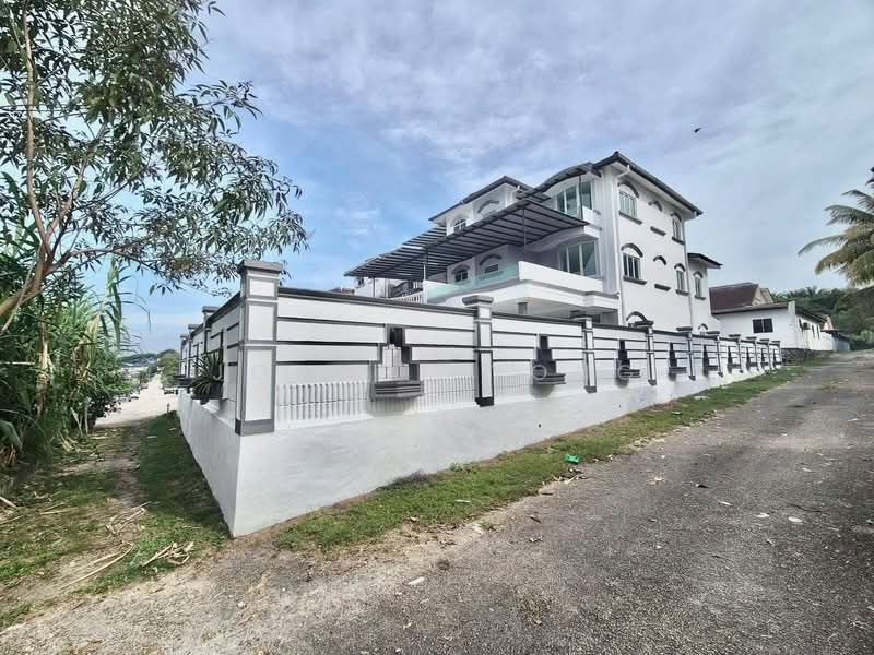 2.5-storey Terraced House for Sale in Skudai (Johor) - Joanne Yong - Exterior - PropertyGuru.com.my
