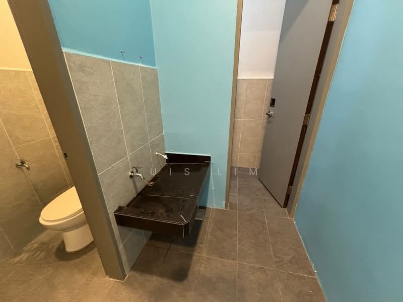 Shop / Office for Rent in Taman Ekoperniagaan (Senai) - Luis Lim - Bathroom - PropertyGuru.com.my