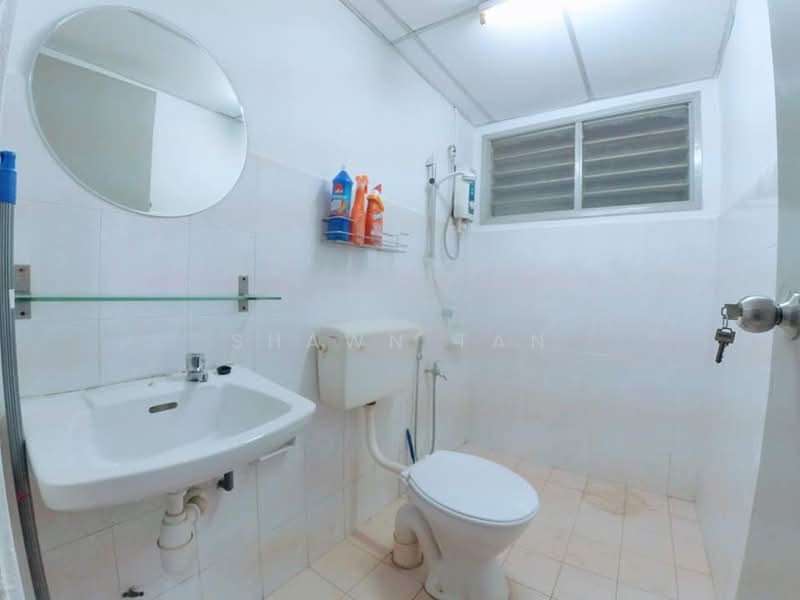 Kondominium untuk Dijual di Idaman Sutera - Shawn Tan - Bathroom - PropertyGuru.com.my
