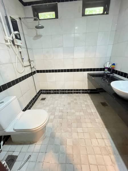 Rumah Banglo untuk Dijual di Seksyen 7 (Shah Alam) - Shaziery Iskandar - Bathroom - PropertyGuru.com.my