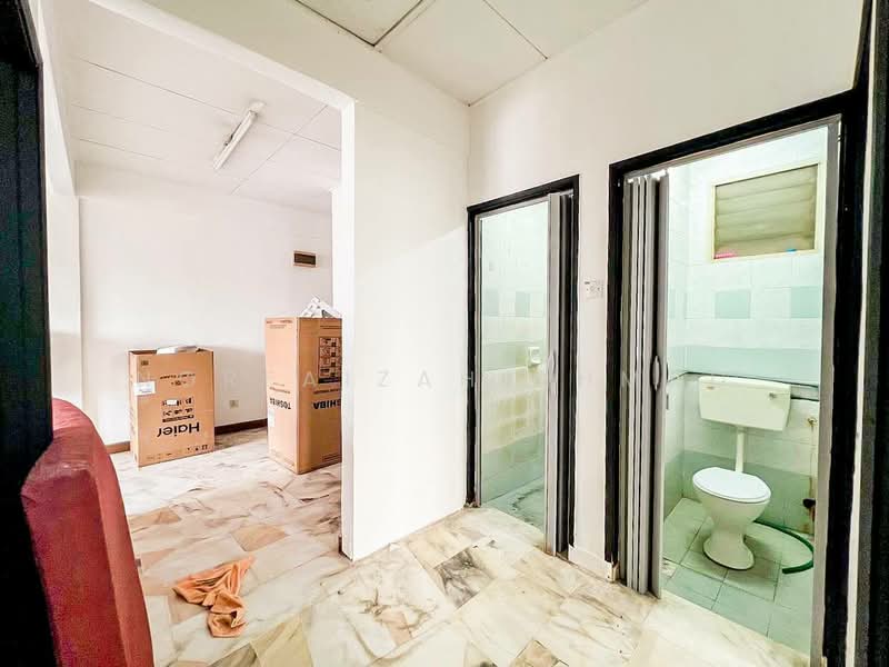 Rumah Flat untuk Dijual di Flat PKNS Section 7 - Norfaizah Ahmad - Interior - PropertyGuru.com.my