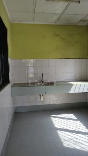 Rumah Teres 2 Tingkat untuk Dijual di Taman Mutiara (Ulu Tiram) - Syafa Kamis - Kitchen - PropertyGuru.com.my