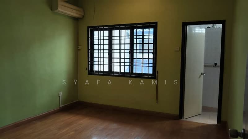 Rumah Teres 2 Tingkat untuk Dijual di Taman Mutiara (Ulu Tiram) - Syafa Kamis - Room - PropertyGuru.com.my