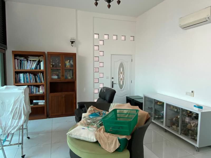 Kondominium untuk Dijual di Logan Residency (Logan Mansion) - Fen . - Living Room - PropertyGuru.com.my