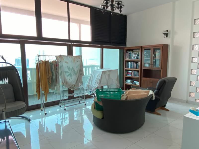 Kondominium untuk Dijual di Logan Residency (Logan Mansion) - Fen . - Living Room - PropertyGuru.com.my