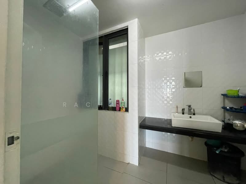 Kondominium untuk Dijual di Zefer Hill Residence - Rachael Lee - Bathroom - PropertyGuru.com.my