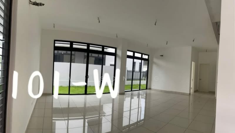 Semi-Detached House for Sale in Setia Alam (Selangor) - Wilson Ng - Living Room - PropertyGuru.com.my