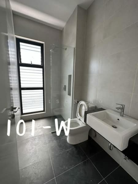 Semi-Detached House for Sale in Setia Alam (Selangor) - Wilson Ng - Bathroom - PropertyGuru.com.my