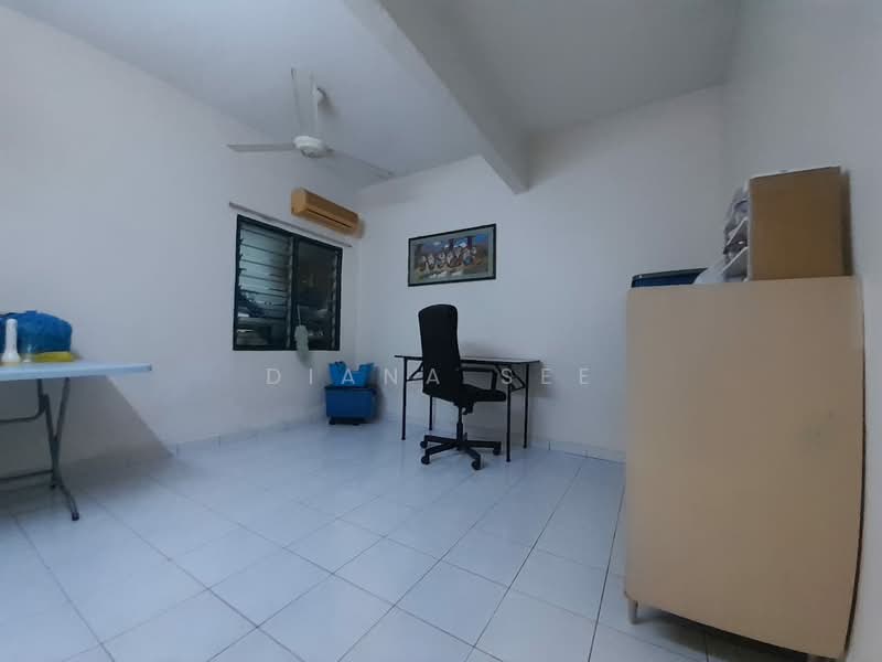 Rumah Teres 2 Tingkat untuk Dijual di Klang (Selangor) - Diana See - Study - PropertyGuru.com.my