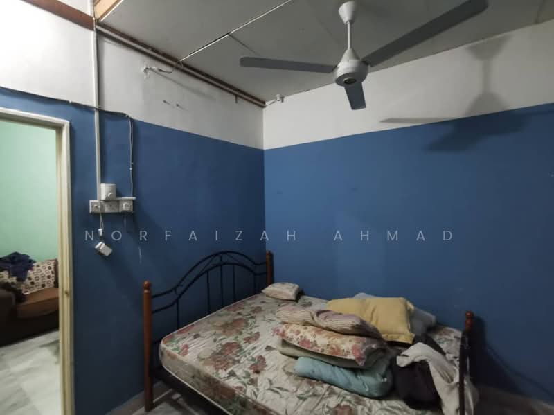 1-storey Terraced House for Sale in Taman Harapan (Kapar) - Norfaizah Ahmad - Bedroom - PropertyGuru.com.my