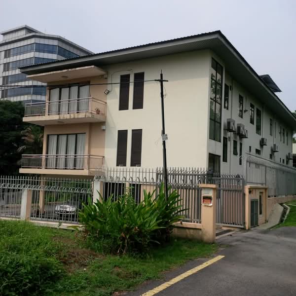 Townhouse for Sale in Taman Seputeh (Seputeh) - Jeff Lai - Exterior - PropertyGuru.com.my