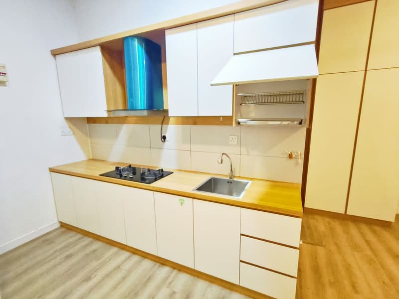 Service Residence for Rent at D'carlton (Residensi Seri Mega) - Chloe Lai - Kitchen - PropertyGuru.com.my