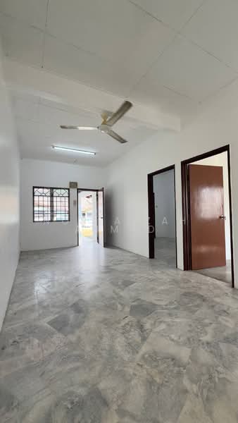 1-storey Terraced House for Sale in Bandar Sungai Buaya (Serendah) - Norfaizah Ahmad - Living Room - PropertyGuru.com.my
