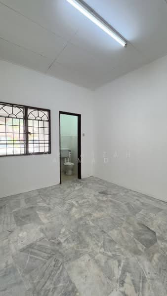 1-storey Terraced House for Sale in Bandar Sungai Buaya (Serendah) - Norfaizah Ahmad - Bathroom - PropertyGuru.com.my