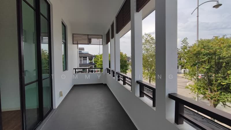 Rumah Teres 2 Tingkat untuk Dijual di Eco Majestic (Semenyih) - TOMMY CHIENG - Balcony - PropertyGuru.com.my