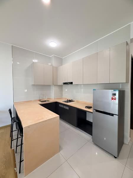 Condominium for Sale at Amberside @ Country Garden Danga Bay - Mona . - Kitchen - PropertyGuru.com.my