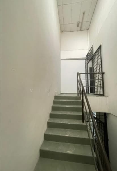 Shop for Rent in Bandar Seri Putra (Bangi) - Vincent Lee - Corridor - PropertyGuru.com.my