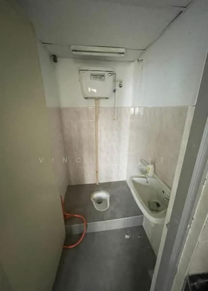 Shop for Rent in Bandar Seri Putra (Bangi) - Vincent Lee - Bathroom - PropertyGuru.com.my