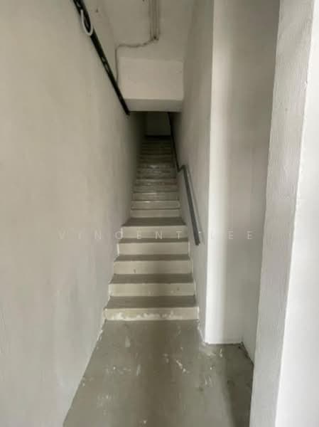 Shop for Rent in Bandar Seri Putra (Bangi) - Vincent Lee - Corridor - PropertyGuru.com.my