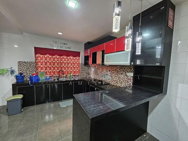 2-storey Terraced House for Sale in Sungai Long (Bandar Sungai Long) - Mohd Khairul Amilin - Kitchen - PropertyGuru.com.my