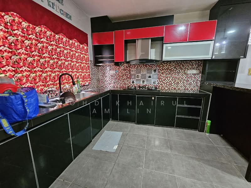 2-storey Terraced House for Sale in Sungai Long (Bandar Sungai Long) - Mohd Khairul Amilin - Kitchen - PropertyGuru.com.my
